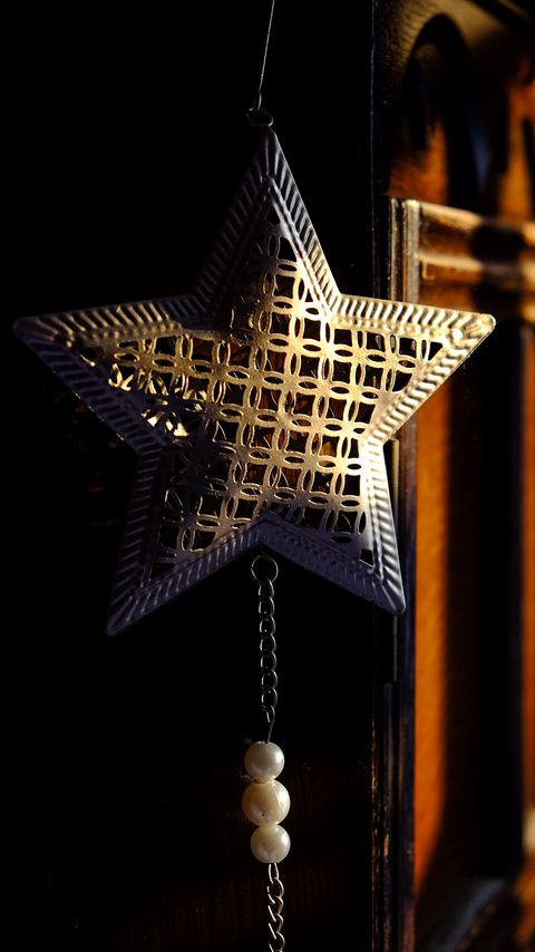 Download wallpaper 2160x3840 star, decoration, beads samsung galaxy s4, s5, note, sony xperia z, z1, z2, z3, htc one, lenovo vibe hd background