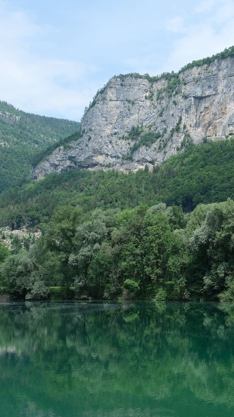 Download wallpaper 2160x3840 trees, river, reflection, mountains samsung galaxy s4, s5, note, sony xperia z, z1, z2, z3, htc one, lenovo vibe hd background