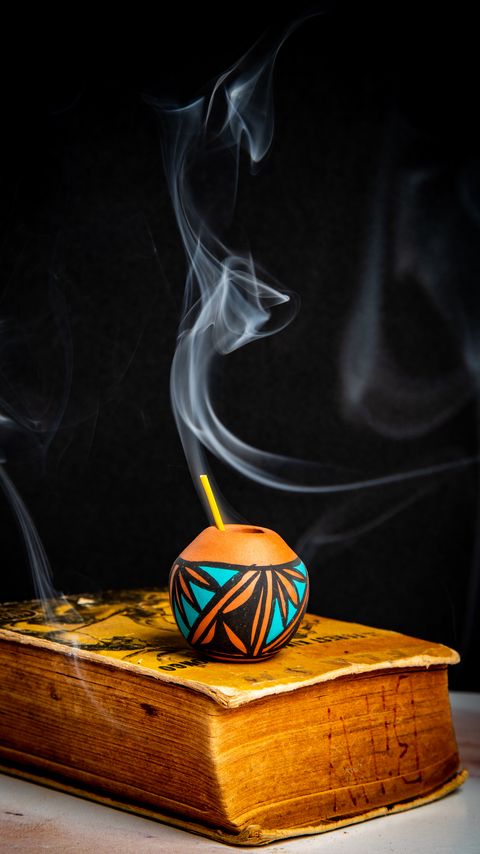 Download wallpaper 2160x3840 vase, book, smoke, aesthetics, vintage samsung galaxy s4, s5, note, sony xperia z, z1, z2, z3, htc one, lenovo vibe hd background