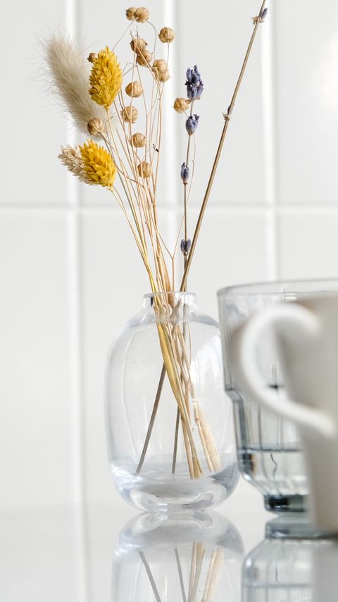 Download wallpaper 2160x3840 vase, dried flower, cup, white, aesthetics samsung galaxy s4, s5, note, sony xperia z, z1, z2, z3, htc one, lenovo vibe hd background