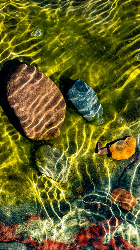 Download wallpaper 2160x3840 water, bottom, glare, stones samsung galaxy s4, s5, note, sony xperia z, z1, z2, z3, htc one, lenovo vibe hd background