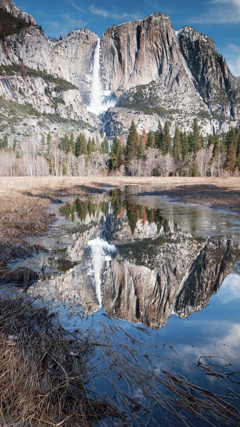 Download wallpaper 2160x3840 waterfall, rock, water, reflection samsung galaxy s4, s5, note, sony xperia z, z1, z2, z3, htc one, lenovo vibe hd background